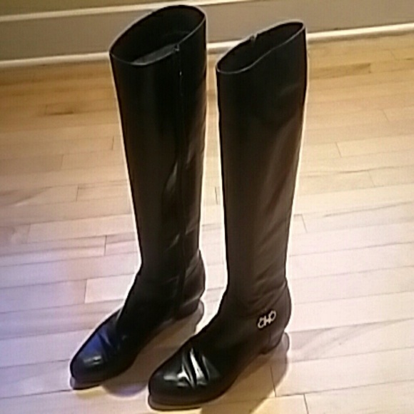 ferragamo ladies boots
